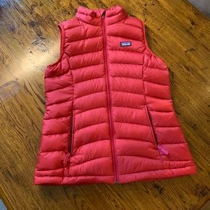 Patagonia Girls XL red Down vest
